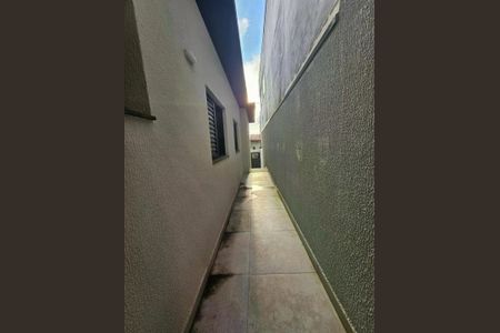 Casa à venda com 70m², 3 quartos e 2 vagas