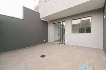 Casa à venda com 3 quartos, 153m² em Jardim Atlântico, Belo Horizonte