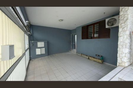 Casa à venda com 3 quartos, 140m² em Jardim Caravelas, São Paulo