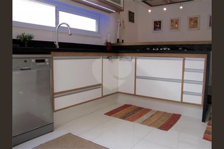 Casa à venda com 3 quartos, 120m² em Vila Elvira, São Paulo