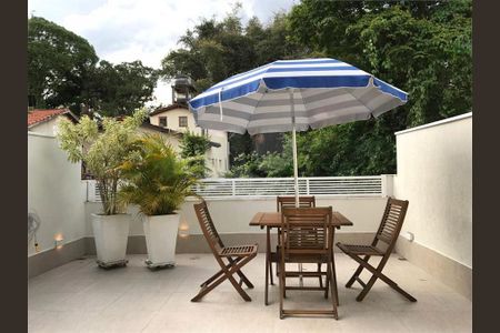 Casa à venda com 3 quartos, 120m² em Vila Elvira, São Paulo