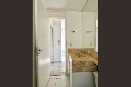 Apartamento à venda com 45m², 2 quartos e 1 vaga Apartamento à venda com 45m², 2 quartos e 1 vagaBanheiro