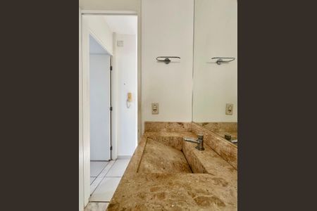 Apartamento à venda com 45m², 2 quartos e 1 vaga Apartamento à venda com 45m², 2 quartos e 1 vagaBanheiro
