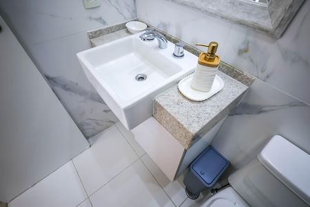 Apartamento à venda com 56m², 2 quartos e 1 vagaBanheiro Social