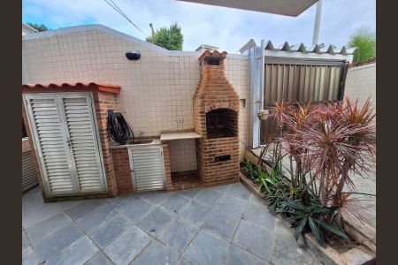 Casa de condomínio à venda com 278m², 3 quartos e sem vaga