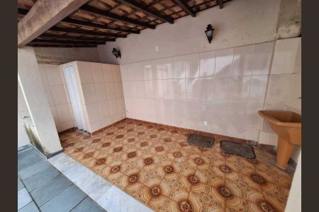 Casa de condomínio à venda com 278m², 3 quartos e sem vaga
