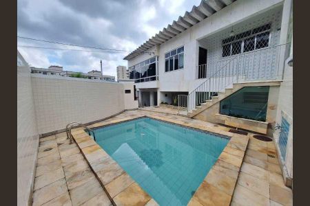 Casa de condomínio à venda com 278m², 3 quartos e sem vaga