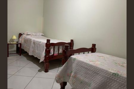 Casa à venda com 245m², 3 quartos e 4 vagas