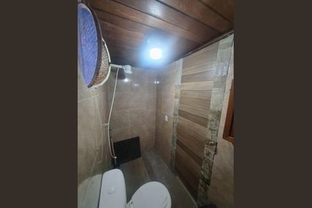 Banheiro Social de casa para alugar com 2 quartos, 70m² em Itaipu, Niterói