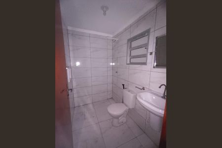 Banheiro de casa para alugar com 2 quartos, 56m² em Vila Metalúrgica, Santo André