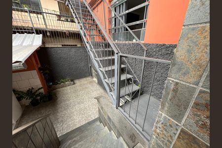 Casa para alugar com 70m², 2 quartos e sem vaga Casa para alugar com 70m², 2 quartos e sem vagaEscadas