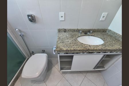 Casa de condomínio à venda com 180m², 3 quartos e sem vaga