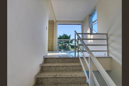 Casa de condomínio à venda com 180m², 3 quartos e sem vaga