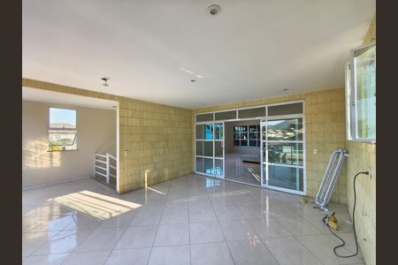 Casa de condomínio à venda com 180m², 3 quartos e sem vaga
