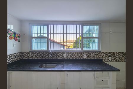 Casa de condomínio à venda com 180m², 3 quartos e sem vaga
