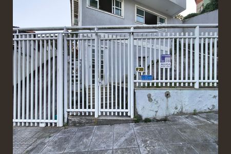 Casa de condomínio à venda com 180m², 3 quartos e sem vaga
