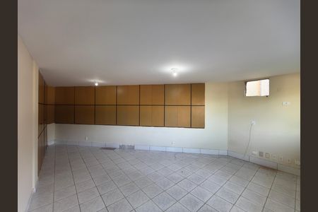 Casa de condomínio à venda com 180m², 3 quartos e sem vaga