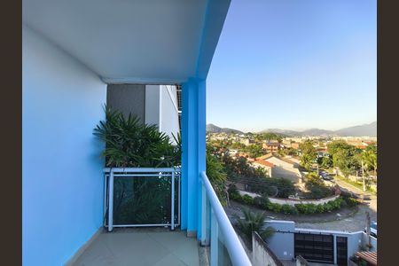 Casa de condomínio à venda com 180m², 3 quartos e sem vaga