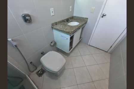 Casa de condomínio à venda com 180m², 3 quartos e sem vaga