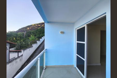 Casa de condomínio à venda com 180m², 3 quartos e sem vaga