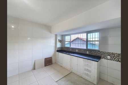 Casa de condomínio à venda com 180m², 3 quartos e sem vaga