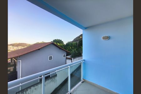 Casa de condomínio à venda com 180m², 3 quartos e sem vaga