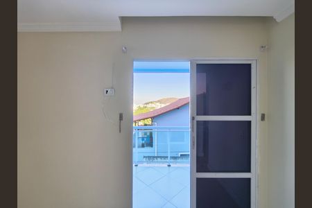 Casa de condomínio à venda com 180m², 3 quartos e sem vaga