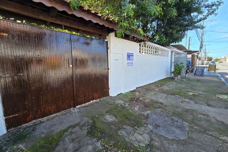 Casa para alugar com 250m², 2 quartos e 4 vagas Casa para alugar com 250m², 2 quartos e 4 vagasFachada