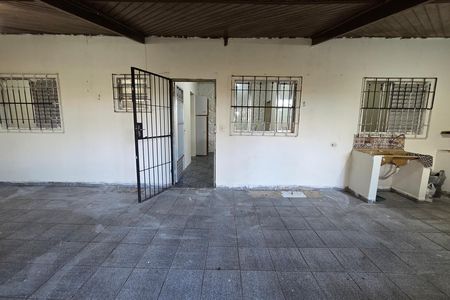 Casa para alugar com 250m², 2 quartos e 4 vagas Casa para alugar com 250m², 2 quartos e 4 vagasVaranda