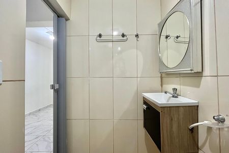 Banheiro de casa para alugar com 1 quarto, 40m² em Vila Santa Catarina, São Paulo