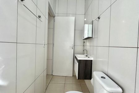 Banheiro de casa para alugar com 1 quarto, 36m² em Jardim Oriental, São Paulo