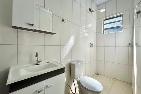 Banheiro de casa para alugar com 1 quarto, 36m² em Jardim Oriental, São Paulo