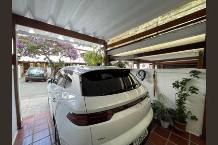 Garagem de casa à venda com 4 quartos, 124m² em Jardim Alvorada (zona Oeste), São Paulo