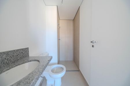 Banheiro de kitnet/studio para alugar com 1 quarto, 22m² em Consolação, São Paulo