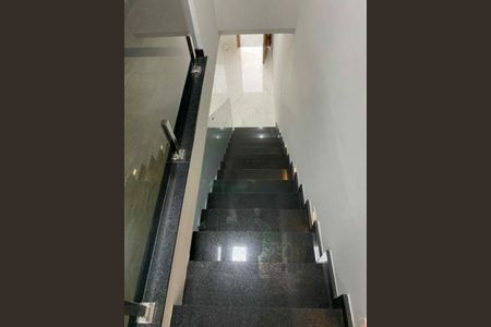 Casa à venda com 3 quartos, 190m² em Vila Carrão, São Paulo
