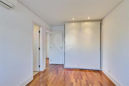 Apartamento à venda com 376m², 4 quartos e 4 vagas