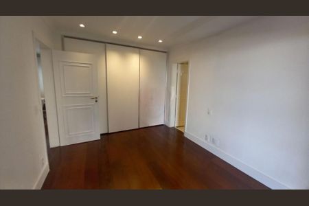 Apartamento à venda com 258m², 3 quartos e 5 vagas