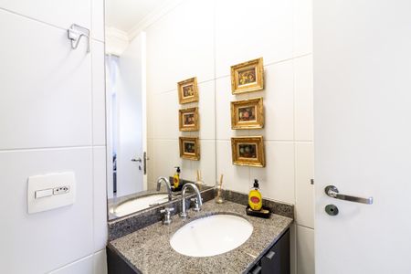 Apartamento para alugar com 70m², 2 quartos e 1 vaga Apartamento para alugar com 70m², 2 quartos e 1 vagaBanheiro do Corredor