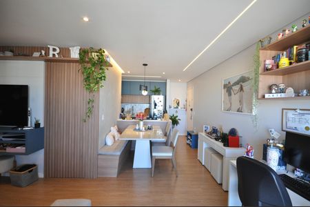 Apartamento à venda com 63m², 2 quartos e 1 vagaSala