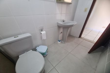 Banheiro de casa para alugar com 1 quarto, 100m² em Jardim Sonia Maria, São Paulo