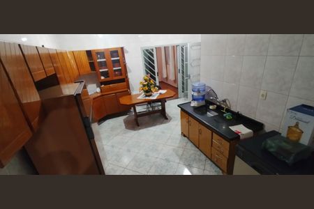 Casa à venda com 2 quartos, 147m² em Parque Oratório, Santo André