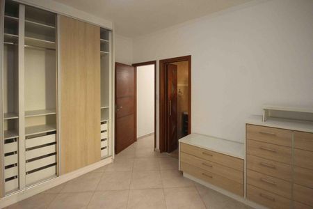 Casa para alugar com 240m², 2 quartos e 6 vagasSuite