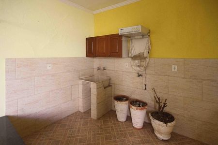 Casa para alugar com 240m², 2 quartos e 6 vagasÁrea de Serviço