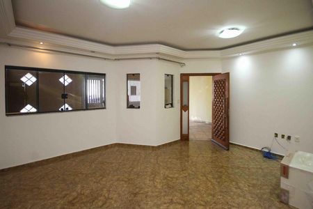 Casa para alugar com 2 quartos, 240m² em Vila Divina Pastora, São Paulo
