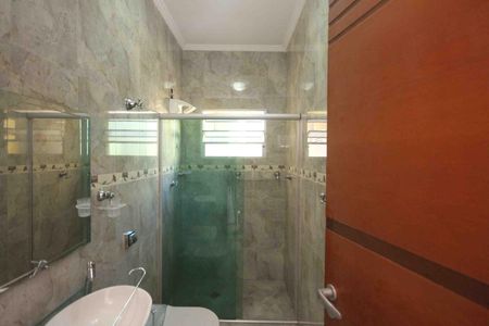 Casa para alugar com 240m², 2 quartos e 6 vagasBanheiro Social