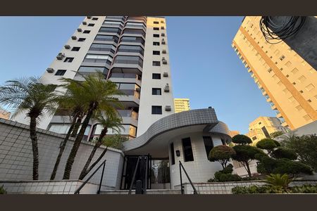 Apartamento para alugar com 75m², 2 quartos e 1 vaga Apartamento para alugar com 75m², 2 quartos e 1 vagaFachada