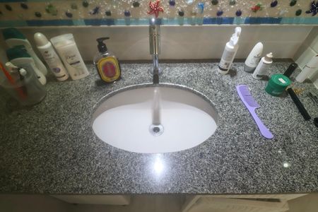 Apartamento para alugar com 75m², 2 quartos e 1 vaga Apartamento para alugar com 75m², 2 quartos e 1 vagaBanheiro Suíte