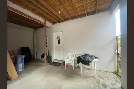 Casa à venda com 185m², 3 quartos e 4 vagas Casa à venda com 185m², 3 quartos e 4 vagasÁrea externa