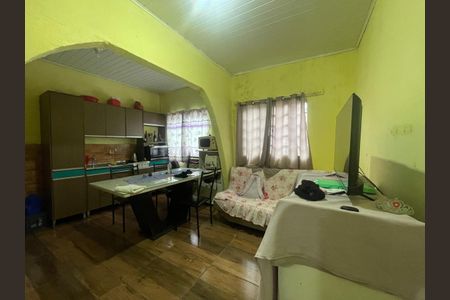 Casa à venda com 185m², 3 quartos e 4 vagas Casa à venda com 185m², 3 quartos e 4 vagasSala