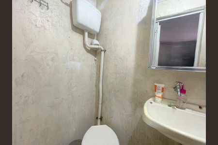 Casa à venda com 185m², 3 quartos e 4 vagas Casa à venda com 185m², 3 quartos e 4 vagasBanheiro social